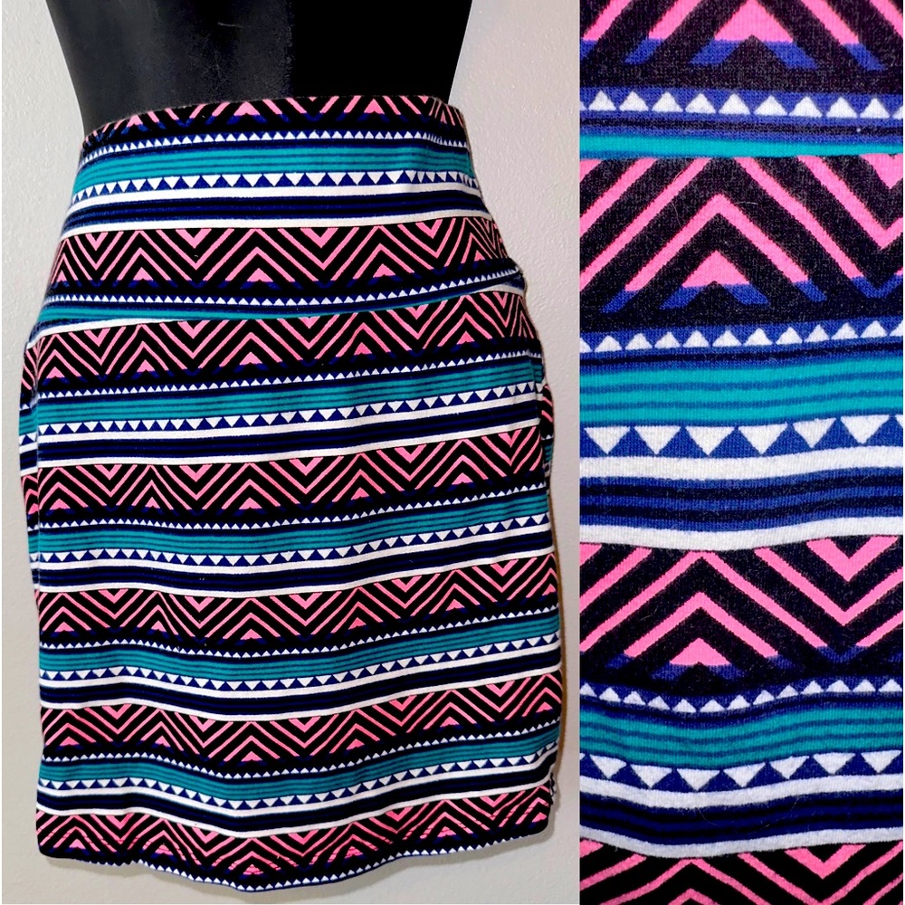 Very stretchy, soft, mini skirt, size small